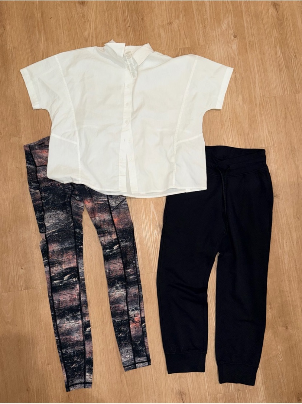 Lululemon BUNDLE, womens 2, all like new!